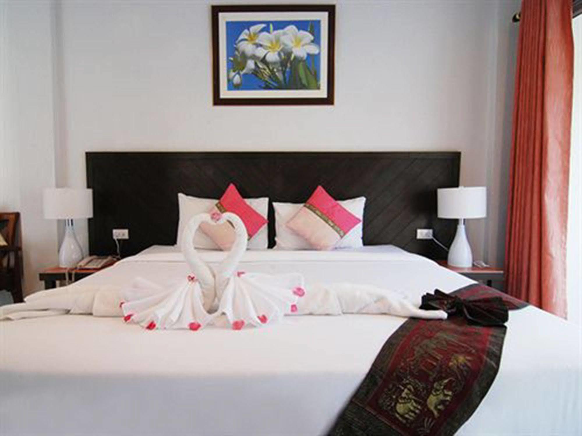 Ascot Krabi Hotel Ao Nang Екстериор снимка
